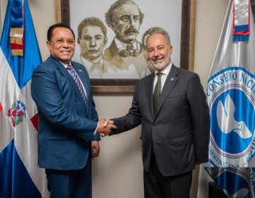 Director del Consejo de Drogas recibe visita del embajador de Italia en el pa&iacute;s