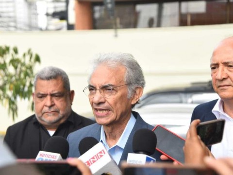 Cl&iacute;nicas amenazan con unirse a m&eacute;dicos en paro contra ARS de no lograr reajuste en pagos