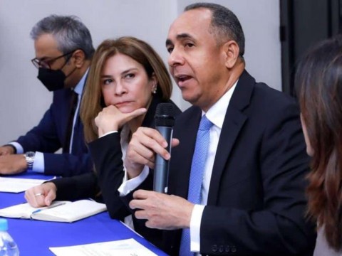 Retirar&aacute;n cables a&eacute;reos en desuso de empresas de telecomunicaciones