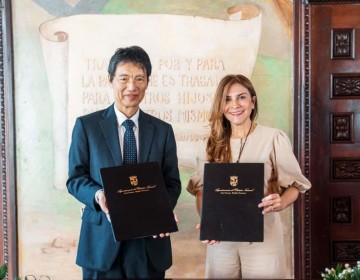 Jap&oacute;n dona cuatro camiones compactadores de basura a la Alcald&iacute;a del Distrito Nacional
