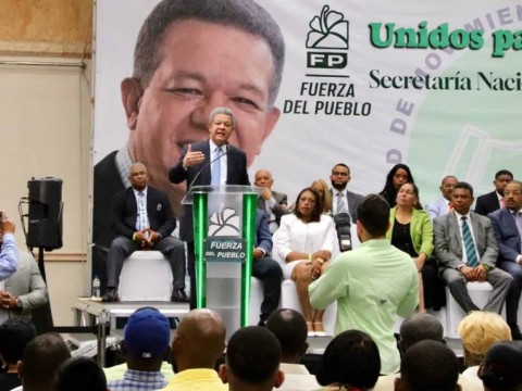 Leonel asegura que en el pa&iacute;s lo que hay es &ldquo;pollo Abinader&rdquo;, pero que est&aacute; muy caro
