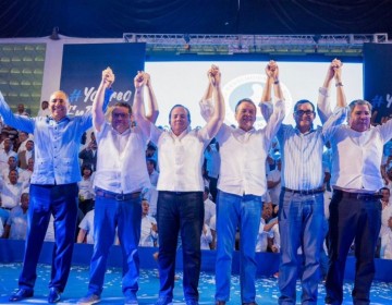 V&iacute;ctor -Ito- Bison&oacute; juramenta a su equipo pol&iacute;tico en el PRM