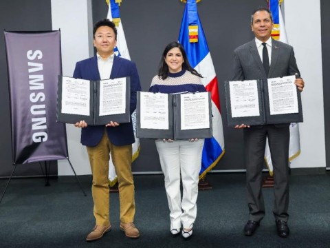 Samsung y el ITLA acuerdan capacitar estudiantes para la fabricaci&oacute;n de productos