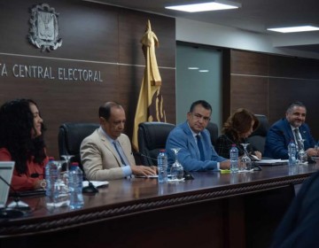 Oposici&oacute;n asegura borrador sobre reservas de candidaturas se hizo para "complacer al Gobierno"