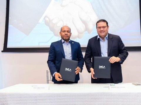 Aduanas y la DGII acuerdan cooperar para usar laboratorio en investigaci&oacute;n tributaria
