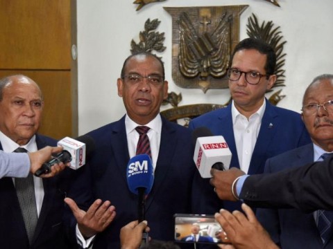 PRM deposita listado de postulantes a primarias