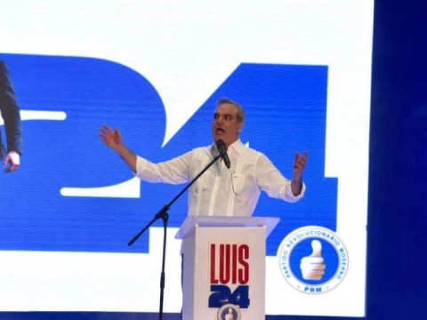 Luis Abinader: "Que se escuche desde hoy y hasta mayo en todo el territorio nacional que el cambio sigue"