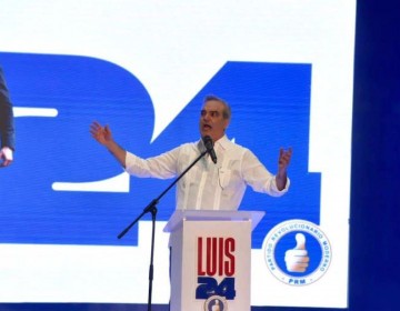 Luis Abinader: "Que se escuche desde hoy y hasta mayo en todo el territorio nacional que el cambio sigue"