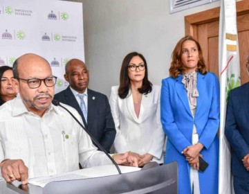 La DGII unifica tr&aacute;mites: inaugura Centro de Veh&iacute;culos de Motor en Santo Domingo