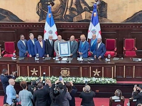 C&aacute;mara de Diputados reconoce a Milton Ray Guevara, presidente del TC