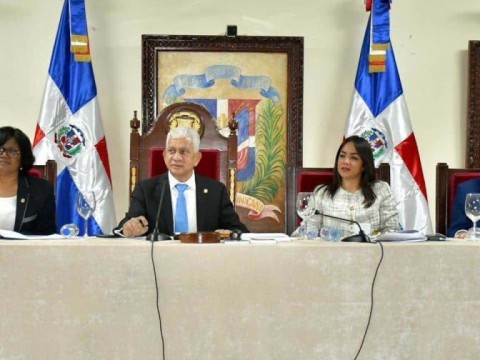 Senado de la Rep&uacute;blica sesiona en la provincia de El Seibo
