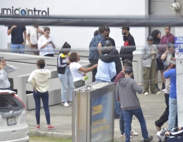 Temblor de tierra provoc&oacute; que santiagueros salieran despavoridos a la calle