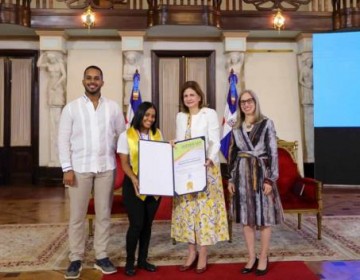 Lucy Familia Soriano, de Pedro Brand, es la estudiante con la calificaci&oacute;n m&aacute;s alta: 99.7