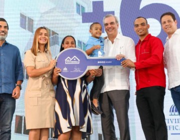 Abinader y el ministro Bonilla entregan 400 apartamentos en San Luis