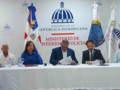 Chu V&aacute;squez asegura en tres a&ntilde;os han recolectado m&aacute;s de 16 mil armas de fuego