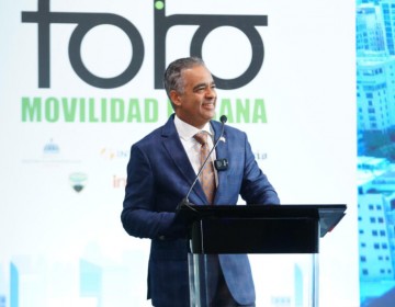 Ministro Santos resalta medidas del Gobierno para mejorar el tr&aacute;nsito en el pa&iacute;s