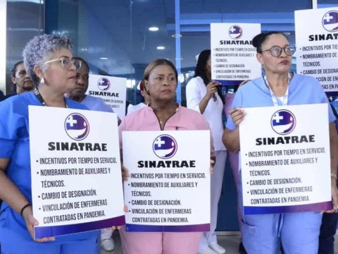 Enfermeras paralizan labores en hospital Cabral y B&aacute;ez de Santiago en demanda de mejores condiciones