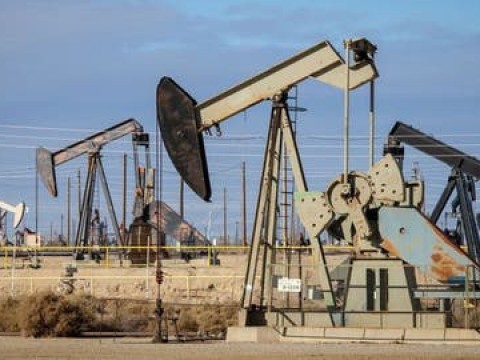 Petr&oacute;leo de Texas (de referencia en RD) se dispara un 4 % hasta los 124 d&oacute;lares