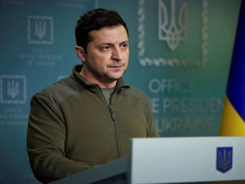 Zelenski afirma que Ucrania lleva la iniciativa en el frente de guerra